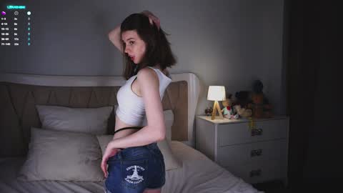 Snapshot of aislyfarran chatting on 2, 2, 2025 Aliza online show from 2, 2, 2025