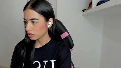 Snapshot of aitana05 chatting on 13, 2, 2025 VALENTINA independent online show from 13, 2, 2025