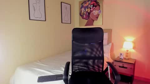 Snapshot of aitana_brown chatting on 4, 2, 2025 Aitana Brown online show from 4, 2, 2025