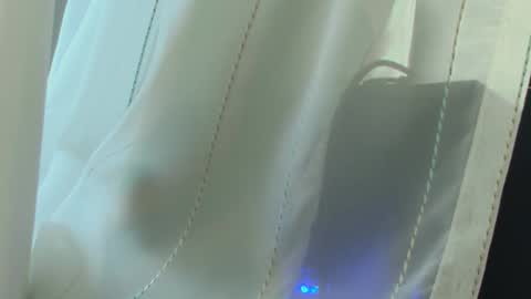 Snapshot of aitanna_love chatting on 4, 10, 2025 Aitanna Love online show from 4, 10, 2025