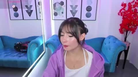 Snapshot of akaza_hakuji_ chatting on 10, 10, 2025 Azaka online show from 10, 10, 2025