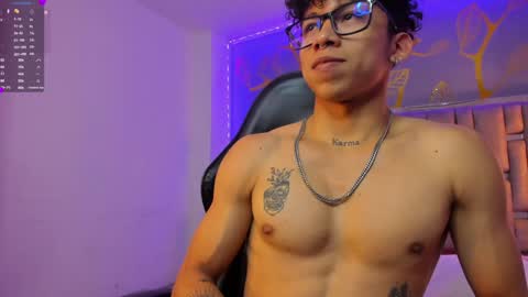 akazaboy online show from 4, 12, 2024