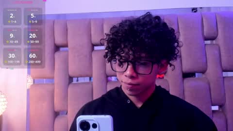 akazaboy online show from 7, 4, 2026