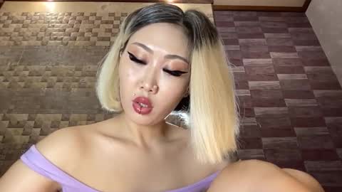 Snapshot of akemi_jp chatting on 12, 10, 2025 Akemi online show from 12, 10, 2025