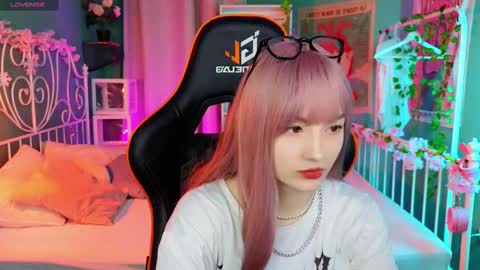 Akemi online show from 5, 3, 2025