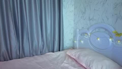 Snapshot of akino_hen chatting on 3, 11, 2025 Kim online show from 3, 11, 2025