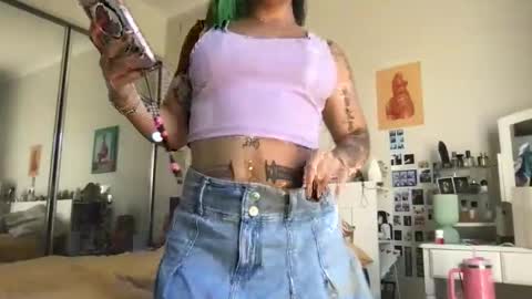 Snapshot of akirazayy chatting on 3, 12, 2025 Akira Zay online show from 3, 12, 2025