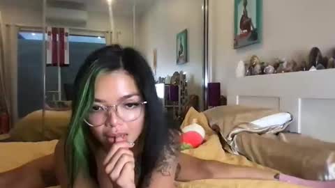 Snapshot of akirazayy chatting on 21, 12, 2025 Akira Zay online show from 21, 12, 2025