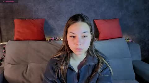 Snapshot of al1ice_moures chatting on 4, 12, 2025 Al1ice online show from 4, 12, 2025