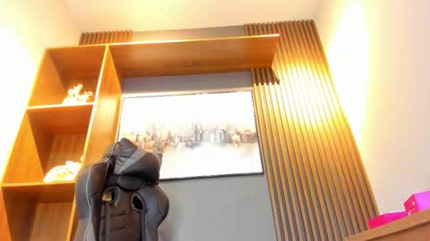 Alahia Rodriguez online show from 11, 1, 2026