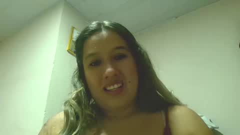 Snapshot of alahia_fox chatting on 25, 12, 2024 alahia online show from 25, 12, 2024