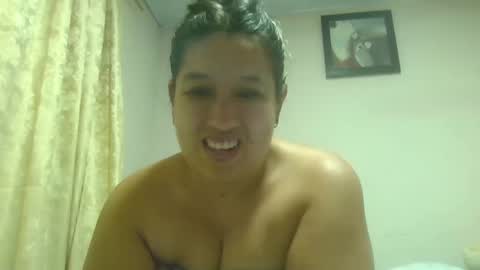 Snapshot of alahia_fox chatting on 1, 1, 2025 alahia online show from 1, 1, 2025