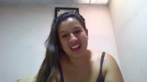 Snapshot of alahia_fox chatting on 24, 2, 2025 alahia online show from 24, 2, 2025
