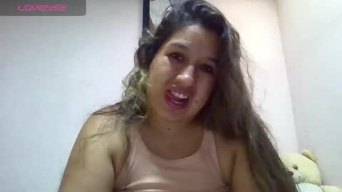 Snapshot of alahia_fox chatting on 1, 3, 2025 alahia online show from 1, 3, 2025