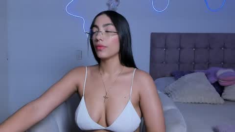 Alaia Alegria online show from 3, 5, 2026