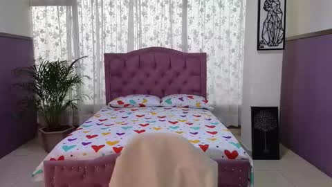 Alaia Skater online show from 20, 10, 2025