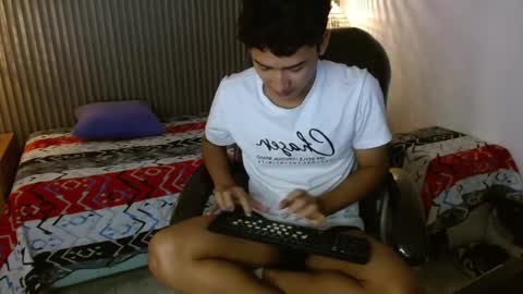 Snapshot of alamgrey_ chatting on 22, 9, 2025 Alam online show from 22, 9, 2025