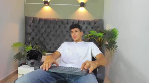 Snapshot of alan_redinger chatting on 18, 9, 2025 Alan online show from 18, 9, 2025