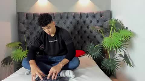 Snapshot of alan_redinger chatting on 31, 10, 2025 Alan online show from 31, 10, 2025