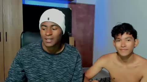 Snapshot of alan_scot chatting on 14, 7, 2026 Alan and Criss - WE JUST FRIENDS WITH BENEFITS BOTH VERS online show from 14, 7, 2026