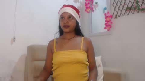 Snapshot of alana_2024 chatting on 22, 12, 2024 Working hours  pm to  am every day online show from 22, 12, 2024
