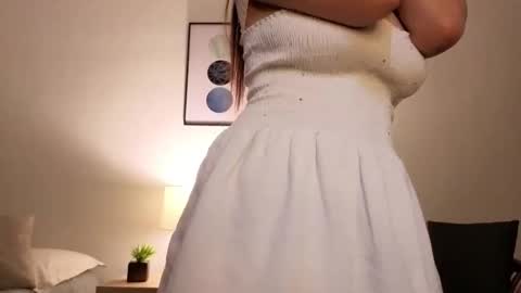 alana__29 online show from 24, 11, 2025