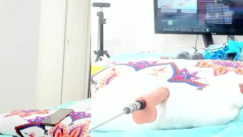 Snapshot of alana_melt18 chatting on 28, 9, 2025 Alana online show from 28, 9, 2025