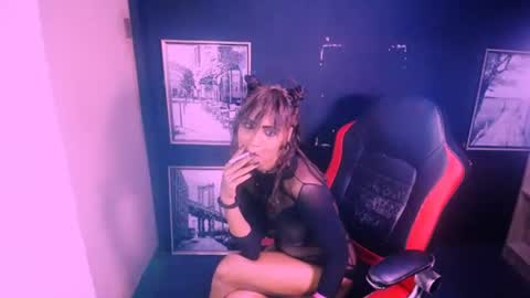 alanadelray online show from 27, 11, 2025