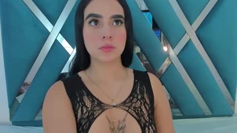 Alana Flores online show from 12, 9, 2025