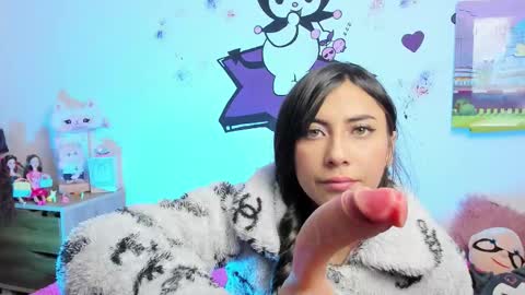 Snapshot of alanalois_ chatting on 16, 9, 2025 ALANA Please follow me  online show from 16, 9, 2025