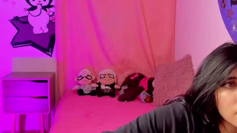 Snapshot of alanalois_ chatting on 19, 10, 2025 ALANA Please follow me  online show from 19, 10, 2025