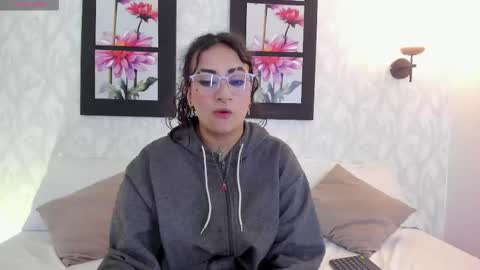 Snapshot of alanawhitte chatting on 22, 12, 2025 Alana Whitte online show from 22, 12, 2025