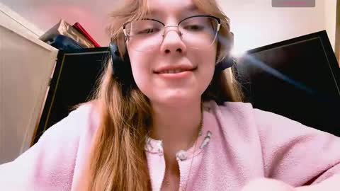 Stella online show from 4, 12, 2025