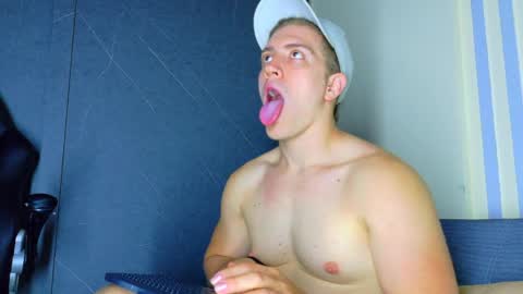 Snapshot of alanferrer chatting on 4, 4, 2026 Alan Ferrer online show from 4, 4, 2026