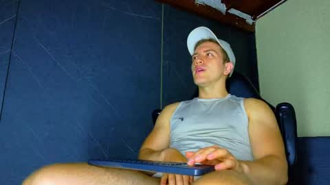 Snapshot of alanferrer chatting on 13, 4, 2026 Alan Ferrer online show from 13, 4, 2026