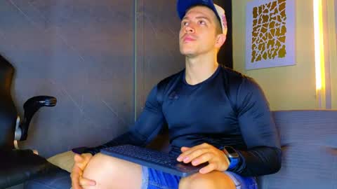 Snapshot of alanferrer chatting on 3, 7, 2026 Alan Ferrer online show from 3, 7, 2026
