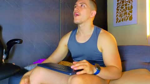Snapshot of alanferrer chatting on 7, 7, 2026 Alan Ferrer online show from 7, 7, 2026