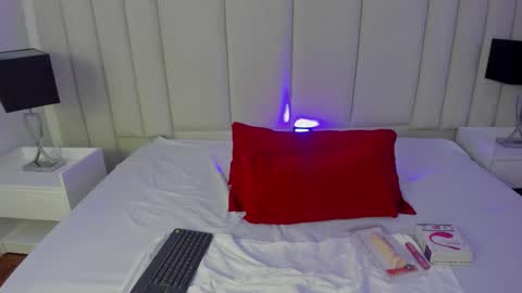 Alanha  online show from 5, 12, 2025