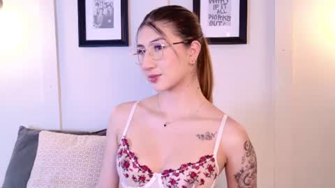 Snapshot of alanna_dh chatting on 3, 7, 2026 Alanna online show from 3, 7, 2026