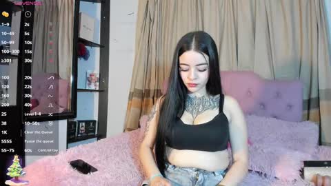 Snapshot of alanna_love01 chatting on 28, 12, 2024 Alanna online show from 28, 12, 2024