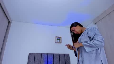 Snapshot of alannajones1 chatting on 13, 11, 2025 Alanna online show from 13, 11, 2025