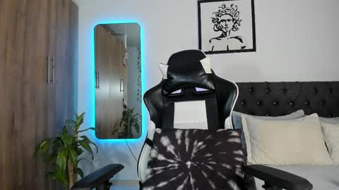 Snapshot of alannaughty_ chatting on 14, 5, 2026 alannaughty_ online show from 14, 5, 2026