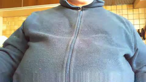 Snapshot of albert29 chatting on 15, 10, 2025 albert29 online show from 15, 10, 2025