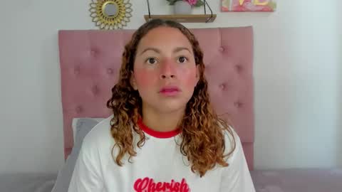 Snapshot of aleja_betancouth chatting on 15, 9, 2025 Aleja online show from 15, 9, 2025