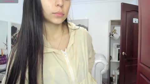 Snapshot of alejaa___ chatting on 5, 3, 2025 Alejandra online show from 5, 3, 2025