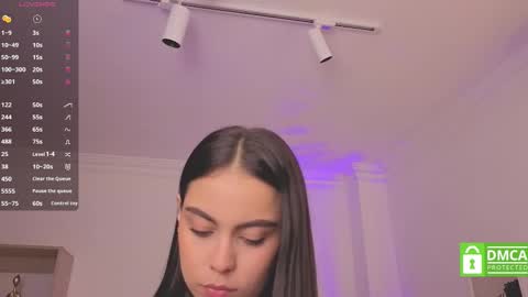 Snapshot of alejaa___ chatting on 4, 10, 2025 Alejandra online show from 4, 10, 2025