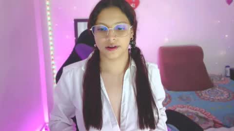 Aleja Harker  online show from 5, 3, 2025