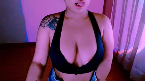 Alejandra  online show from 17, 11, 2025
