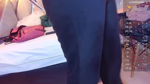 Snapshot of alejandra_martinss chatting on 5, 3, 2025 alejandra martins online show from 5, 3, 2025