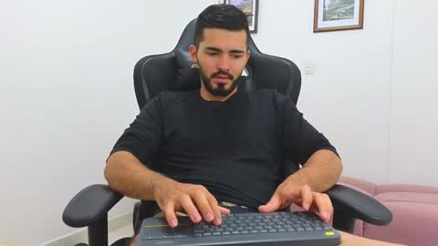 alejandroo_7 online show from 6, 2, 2025